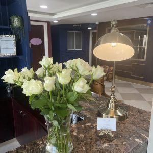 Vida Court Reception white rose.